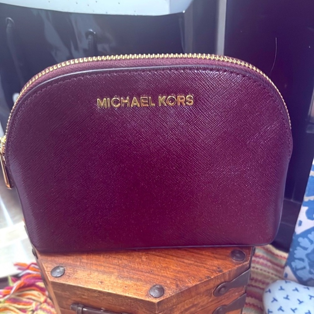 Michael Kors Saffiano Leather Jet Set Travel Pouch EUC